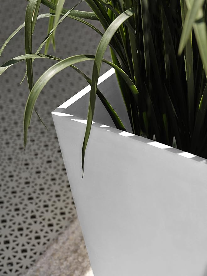 Veradek V-Resin Indoor/Outdoor Taper Planter (26 inch, White)