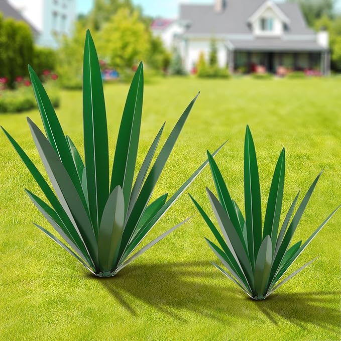 Homight Large Agave Sculpture Rustic Metal Agave Plant Outdoor Interior Decoration Outdoor Lawn Decoration Yard Wooden Posts Matching Garden Suitable for Patio