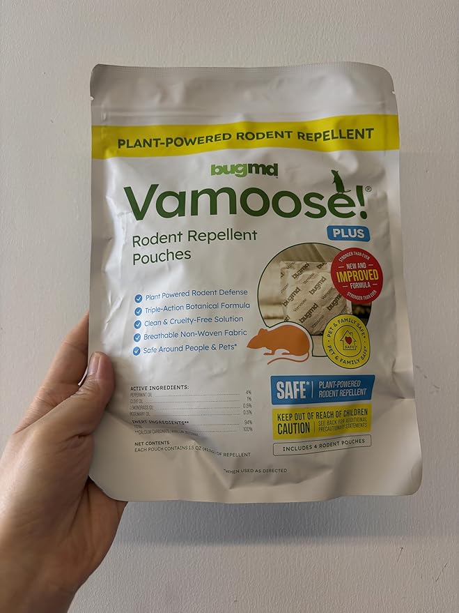 BugMD Vamoose Plus Peppermint Oil Mouse Repellent Pouches | Natural Mice Repellent Indoor & Rat Deterrent for House, Garage, RV, Car & Storage | Plant-Powered Rodent Control - 1 Pack - 4 Pouches